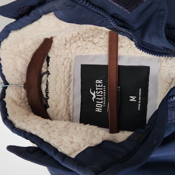 FALL SALE‼️ Hollister Fleece lined coat EUC (size medium) Navy Blue, Unisex - Picture 3 of 7